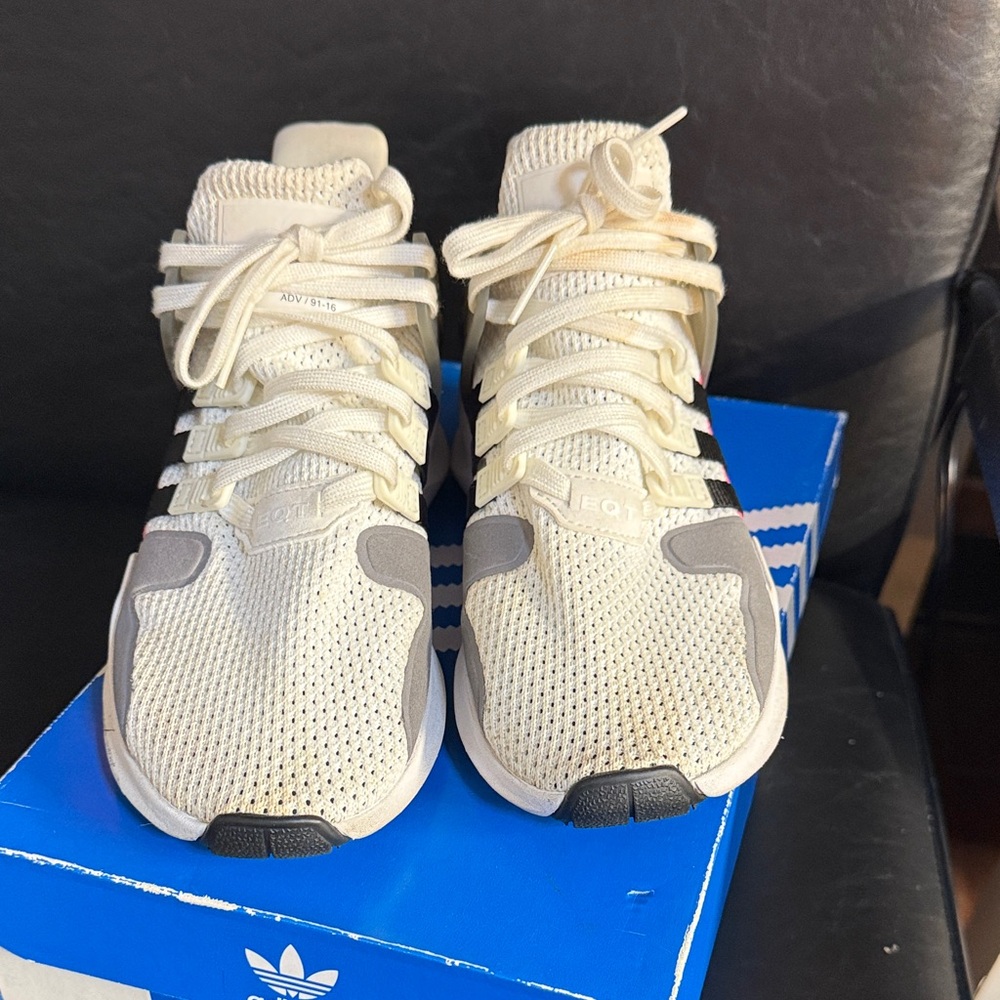 Adidas Originals White and Pink Sneakers - Picture 5 of 5